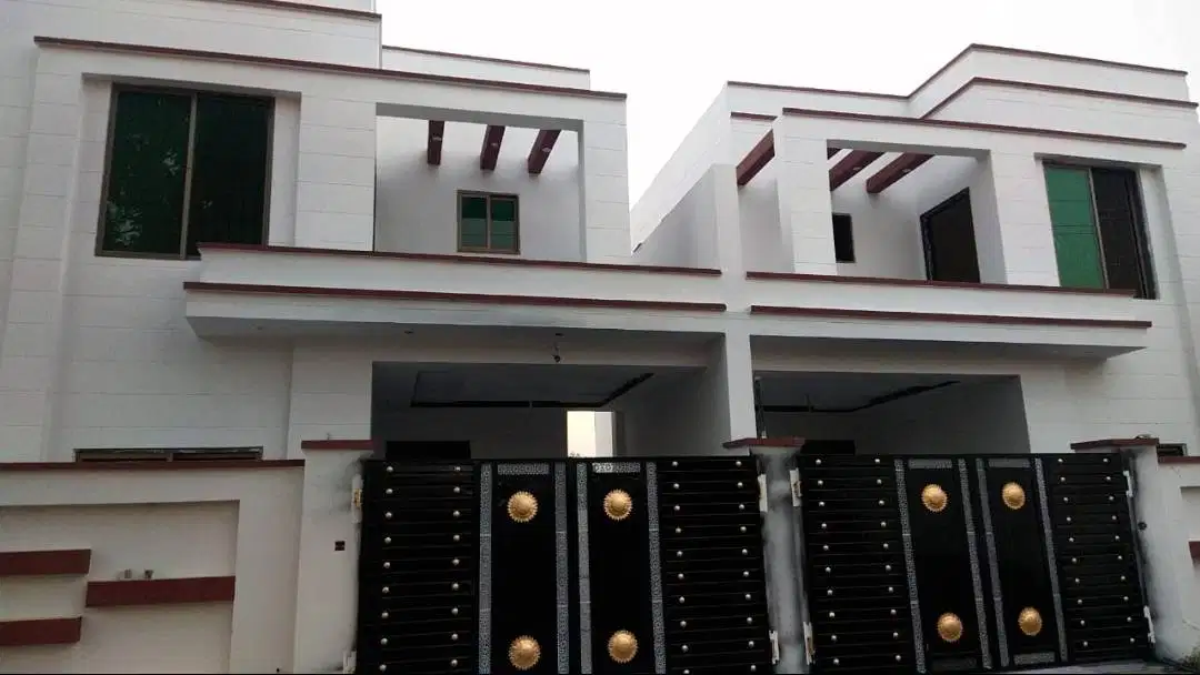 JUST PAY 33% DOWN PAYMENT AND BECOME OWNER OF BEAUTIFUL HOUSE LAHORE