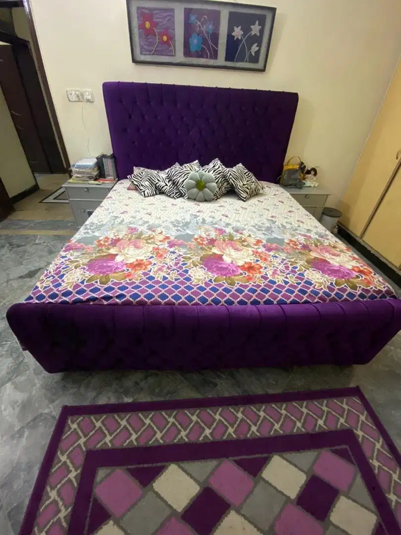 Bed with side tables Available for Sale in Lahore