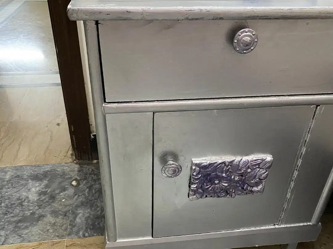 Bed with side tables Available for Sale in Lahore