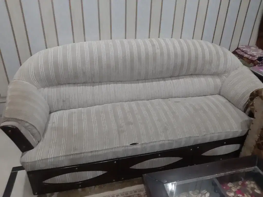 Sofa 5 seater set Available for sale