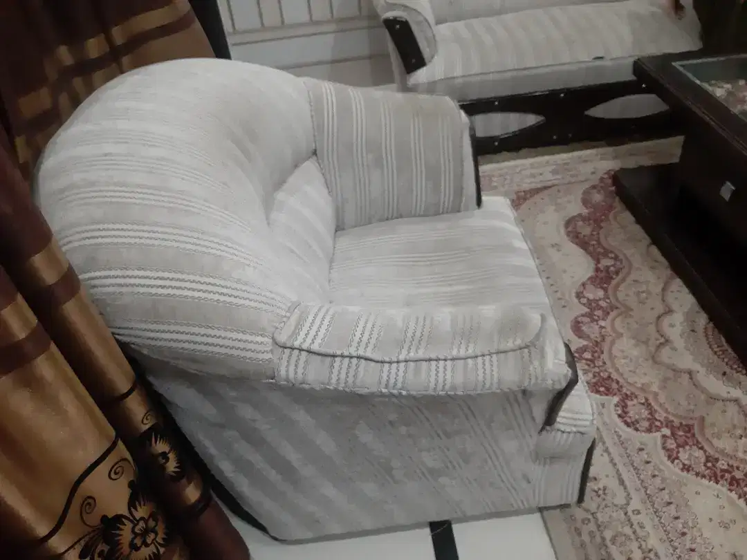 Sofa 5 seater set Available for sale