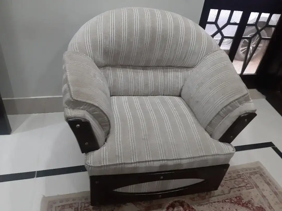 Sofa 5 seater set Available for sale