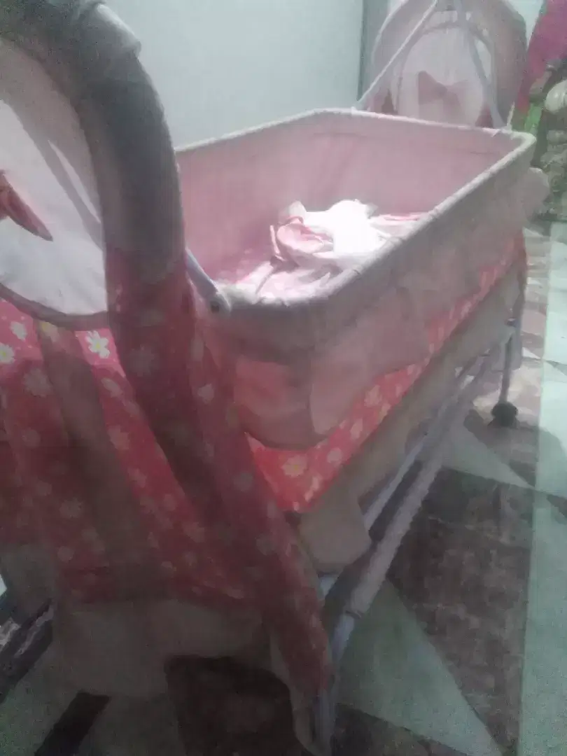 Pram in pink color Available for Faisalabad