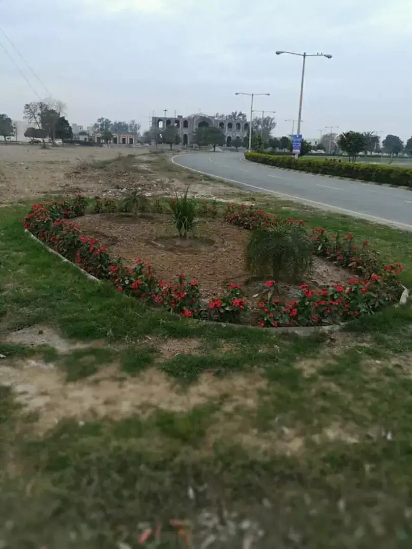10 Marla plots Available for Sale in wapda city Faisalabad