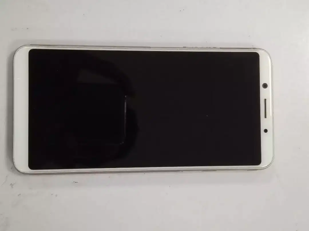 Oppo F5 4/32gb smartphone Available  for Sale in Faisalabad