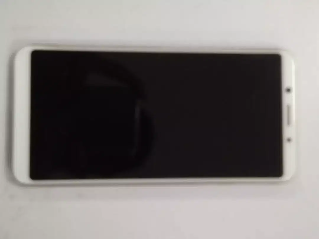 Oppo F5 4/32gb smartphone Available  for Sale in Faisalabad