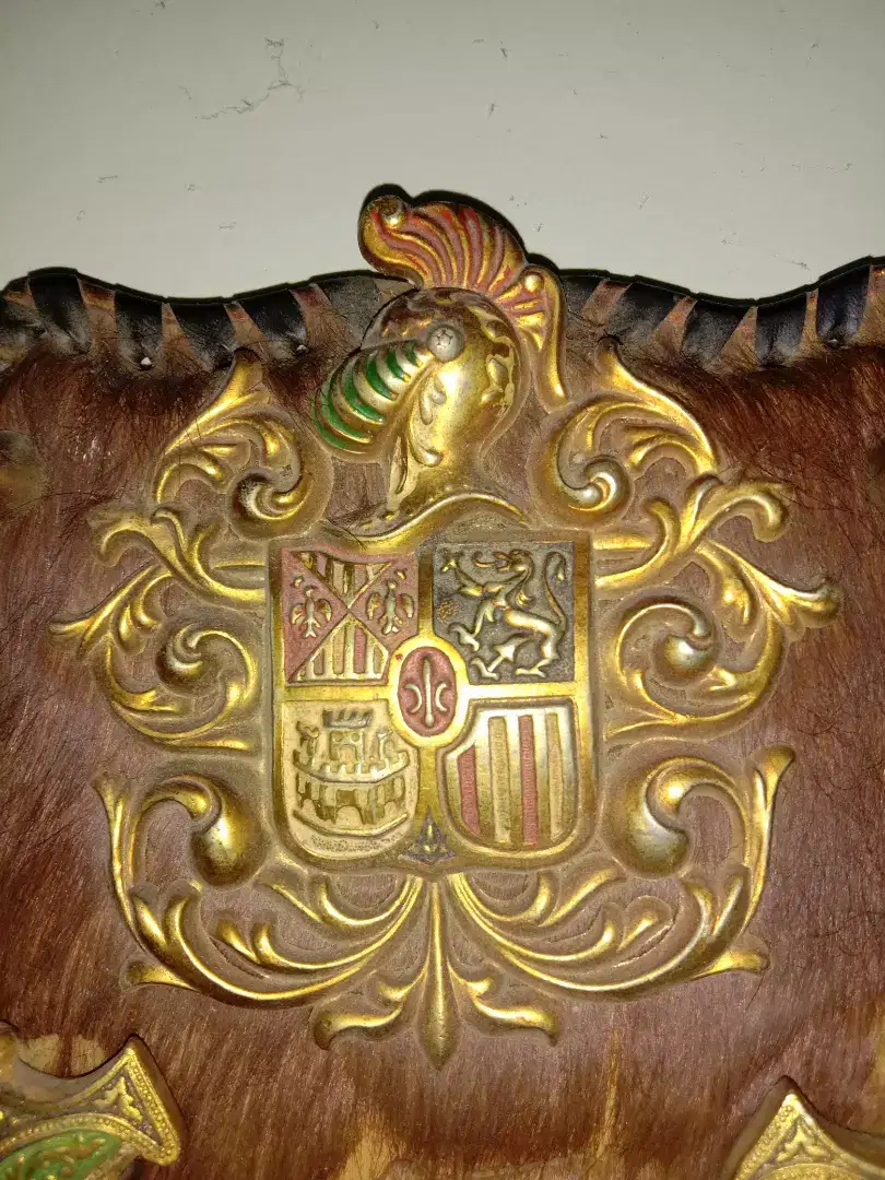 Vintage Heraldic Shield available for sale in Karachi