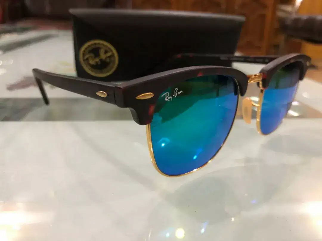 Sun glasses of Rayban made in itlay
