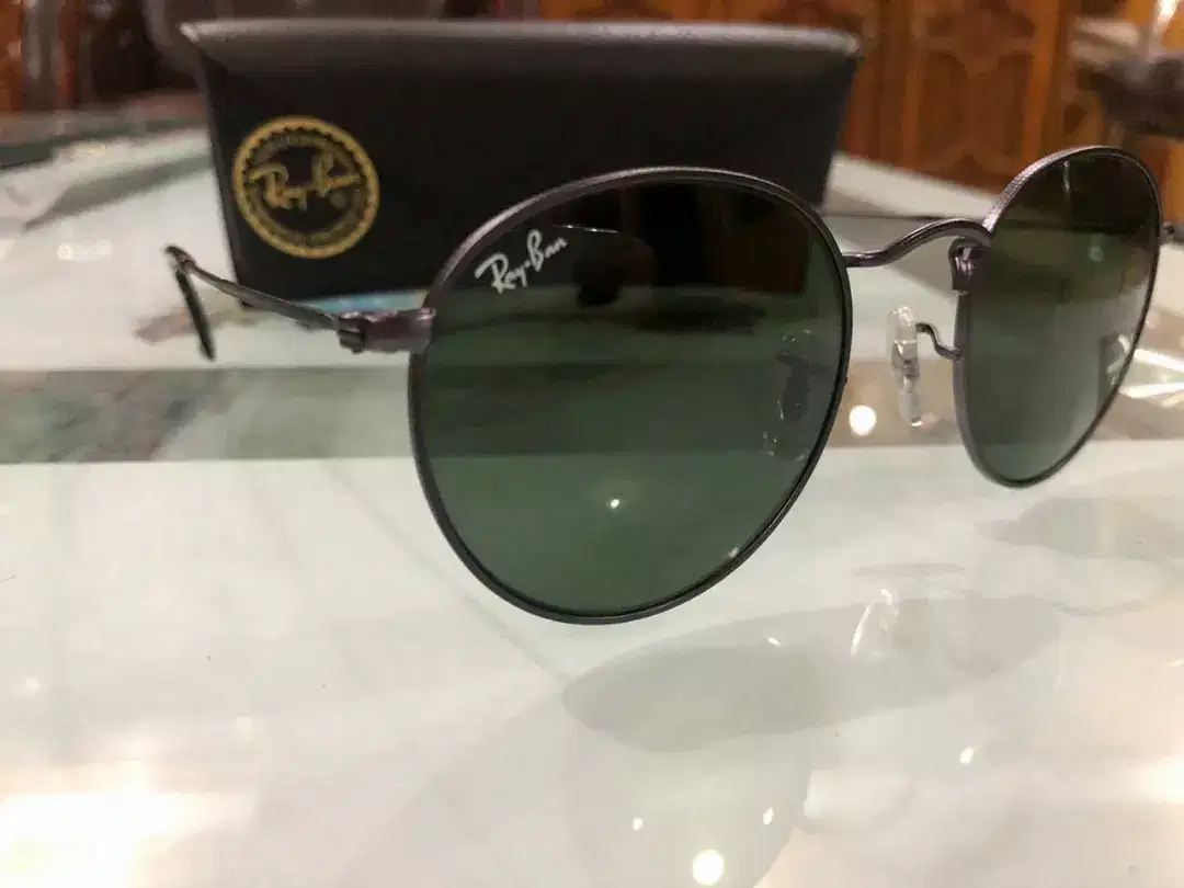 Sun glasses of Rayban made in itlay