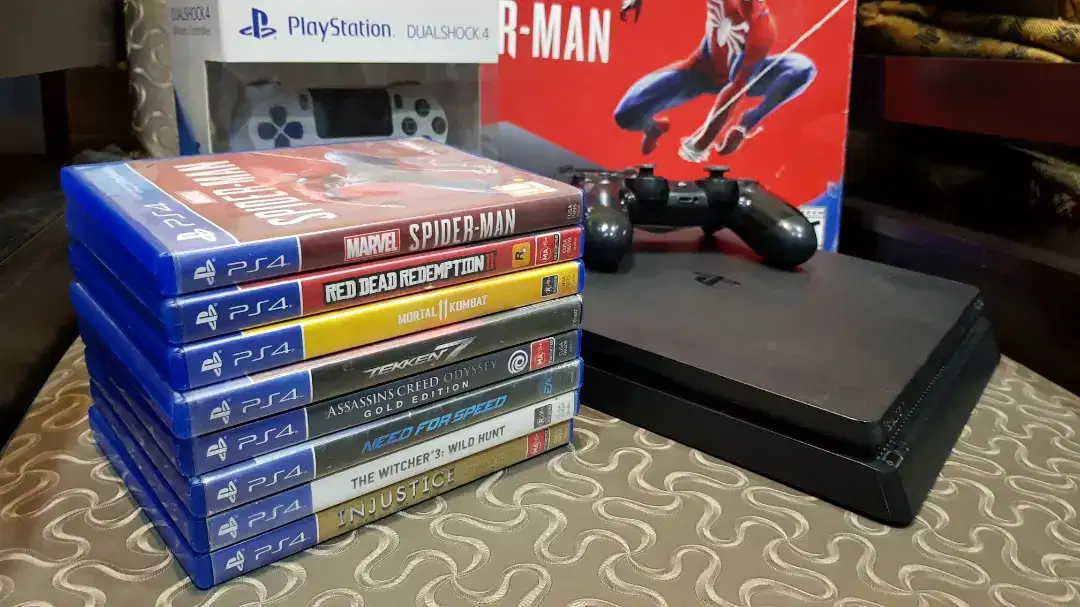 Ps4 Slim 8Games available for sale