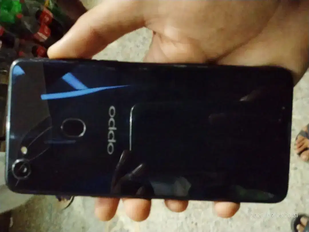 Oppo F7 Android phone available for sale