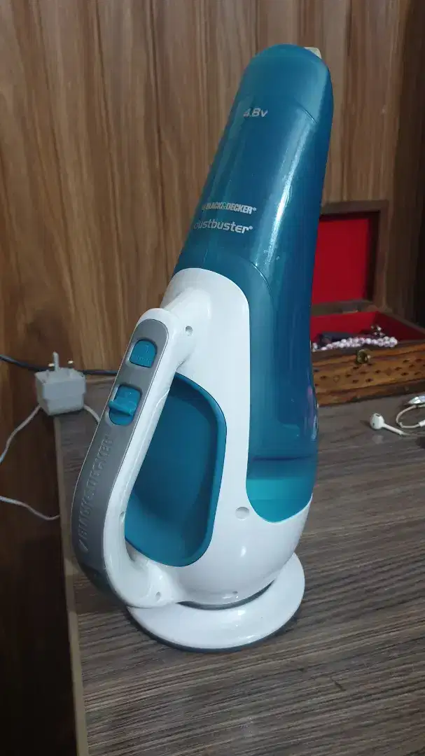 Black and decker rechargeable wet and dry vacuum cleaner available for sale