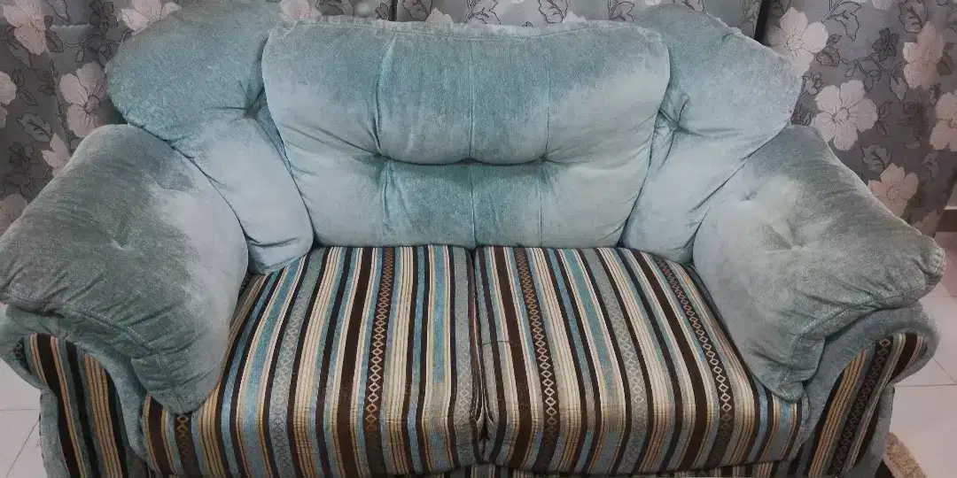 5 seater sofa set available for sale