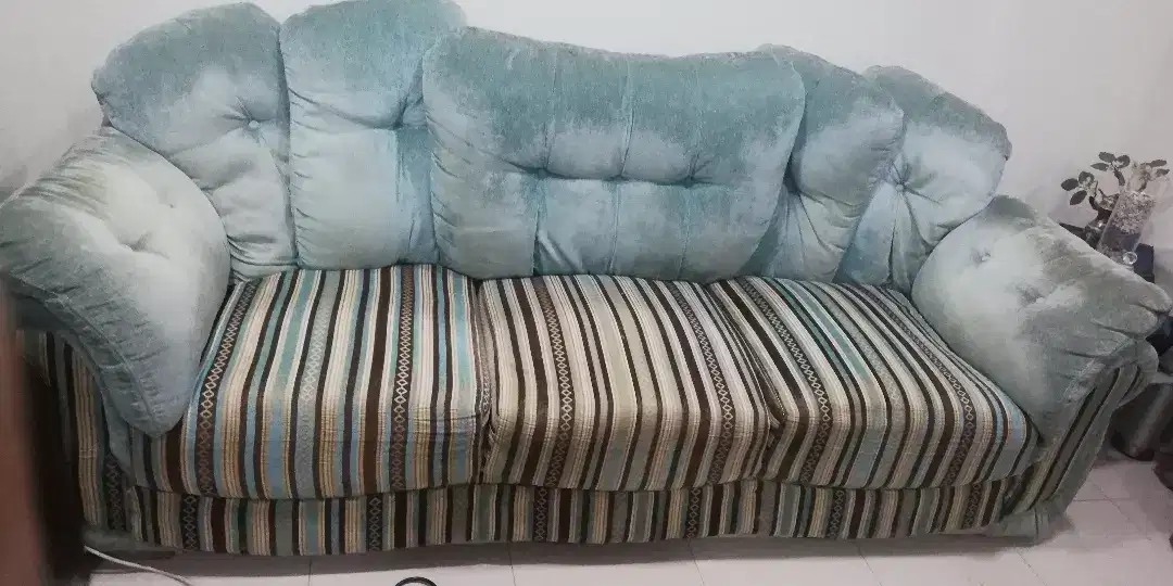 5 seater sofa set available for sale