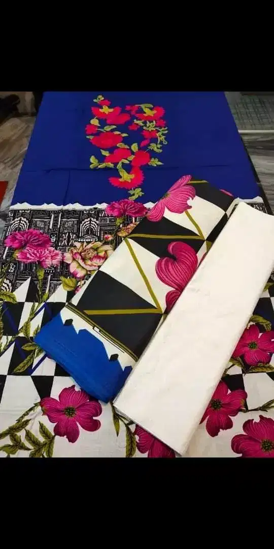 New Ladies Dresses with discount Available for Sale in Sahiwal