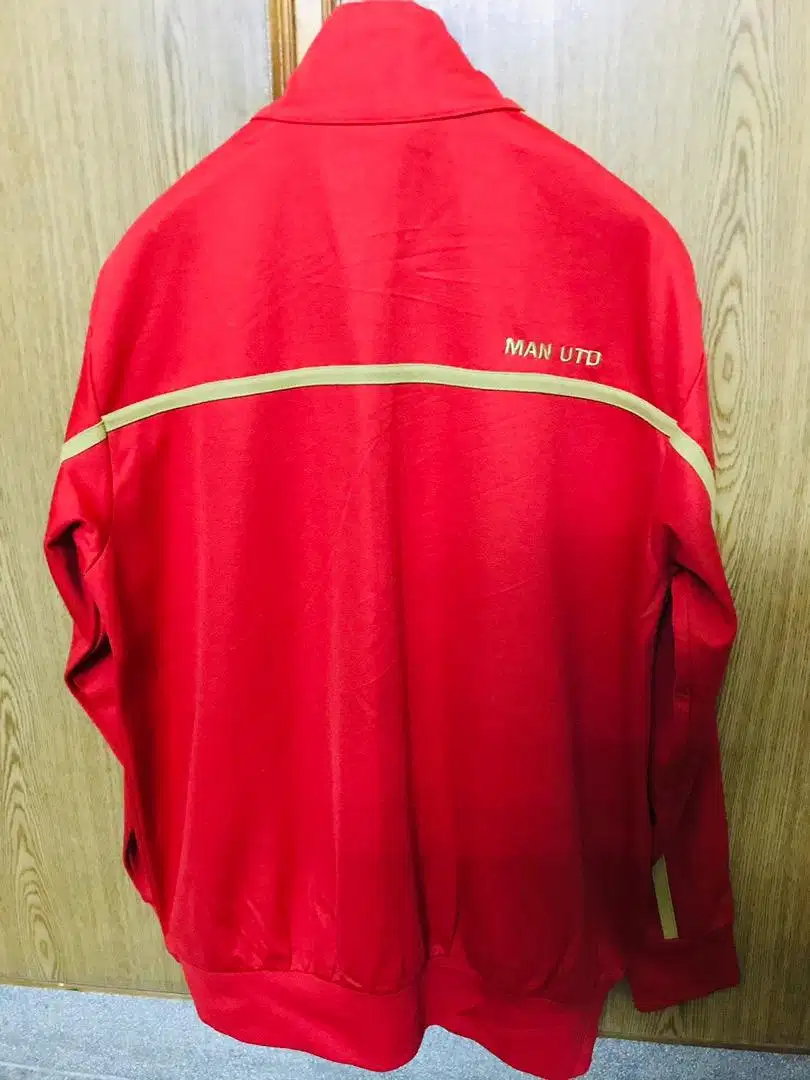 Manchester United zipper available for sale