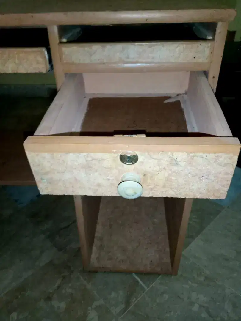 Computer study table available for sale