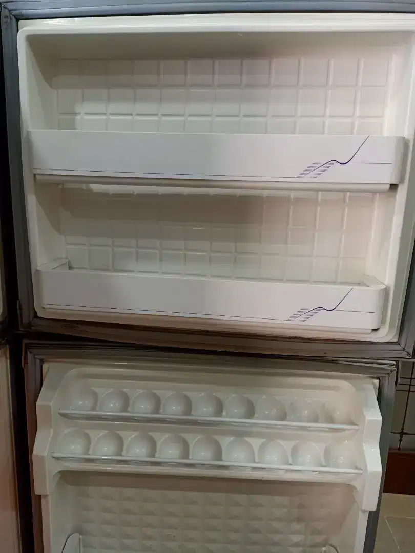 Dawlance refrigerator available for sale
