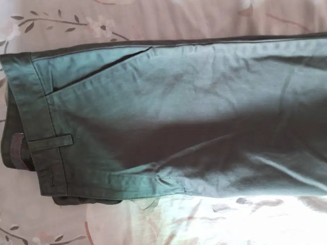 Chinos pant new piece fresh not used even a single time Available for Sale