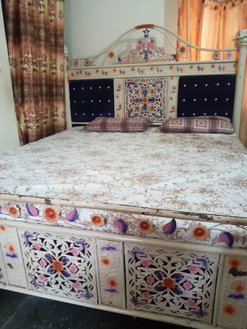 irone double bed available for Sale in okara