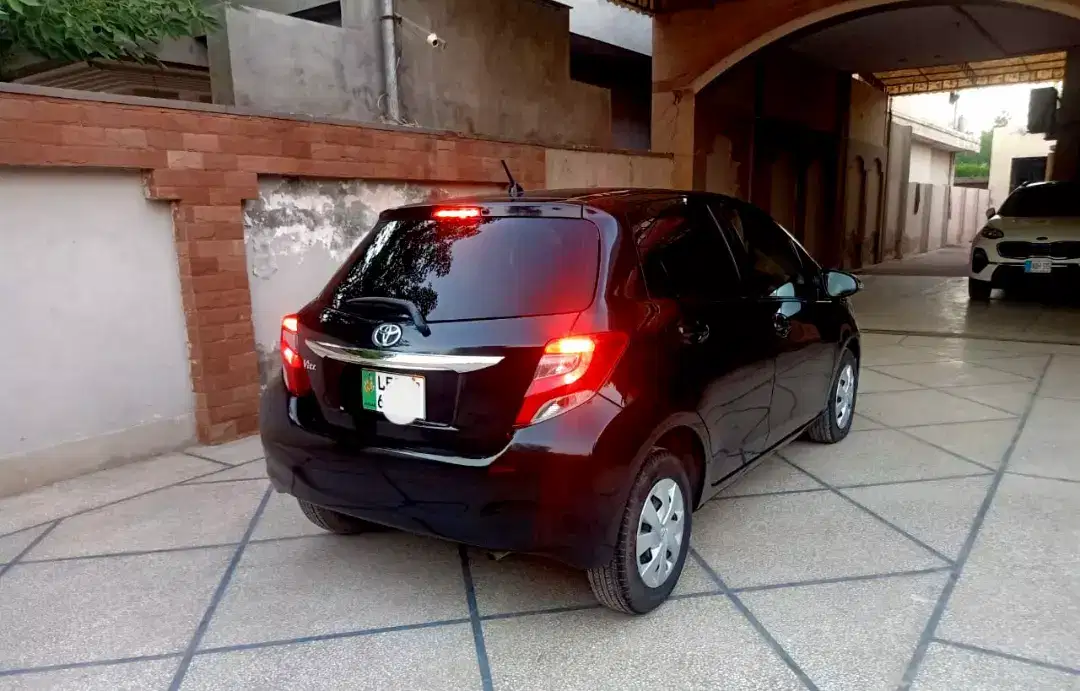 Black Toyota Vitz 2014 available for sale