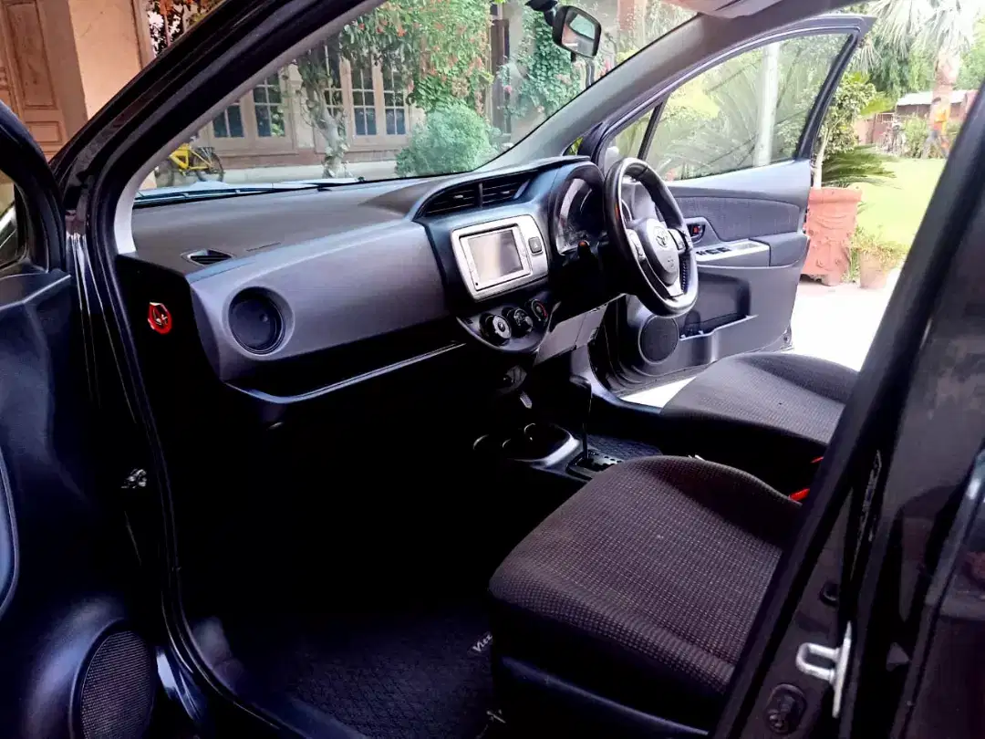 Black Toyota Vitz 2014 available for sale