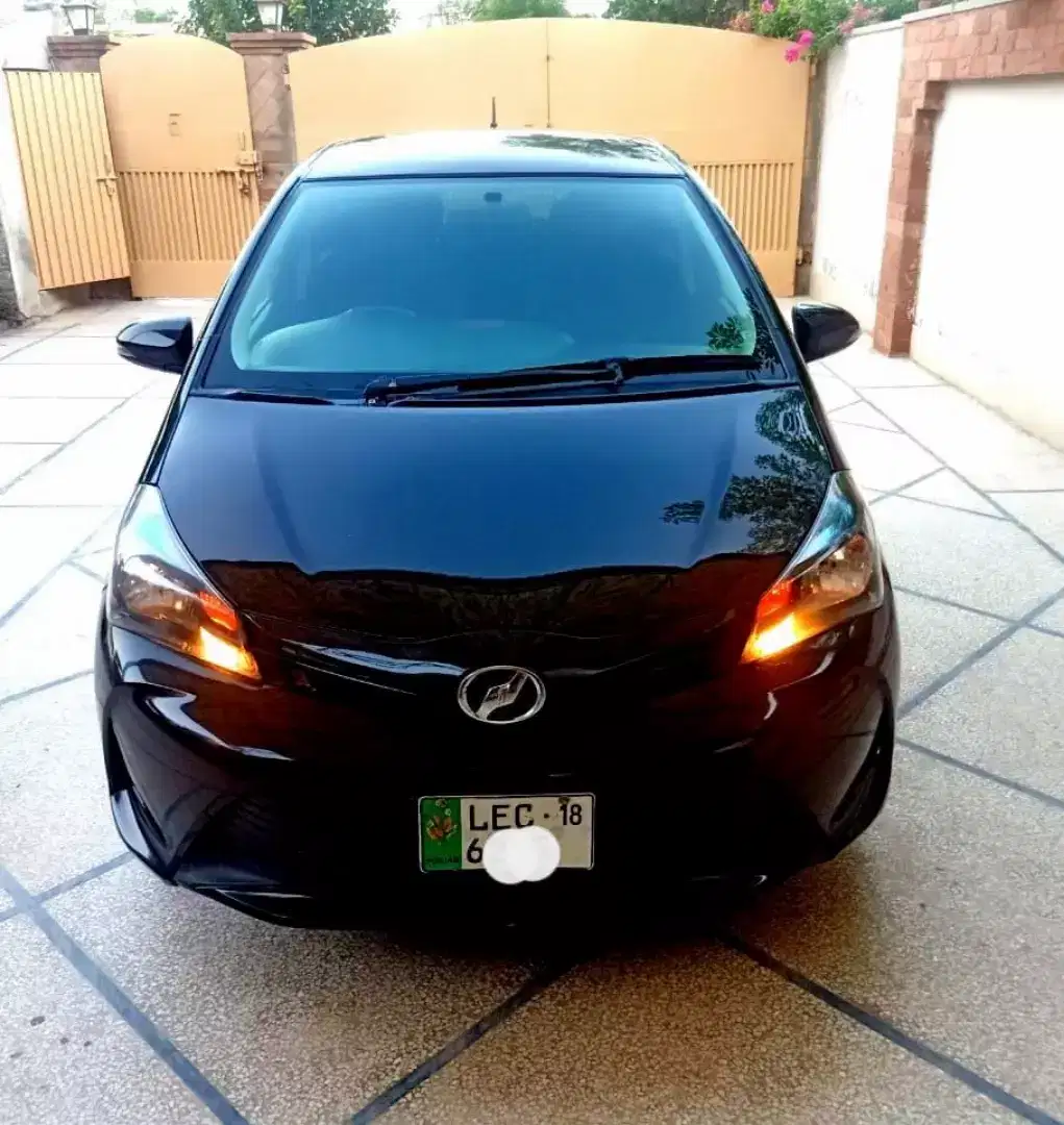 Black Toyota Vitz 2014 available for sale
