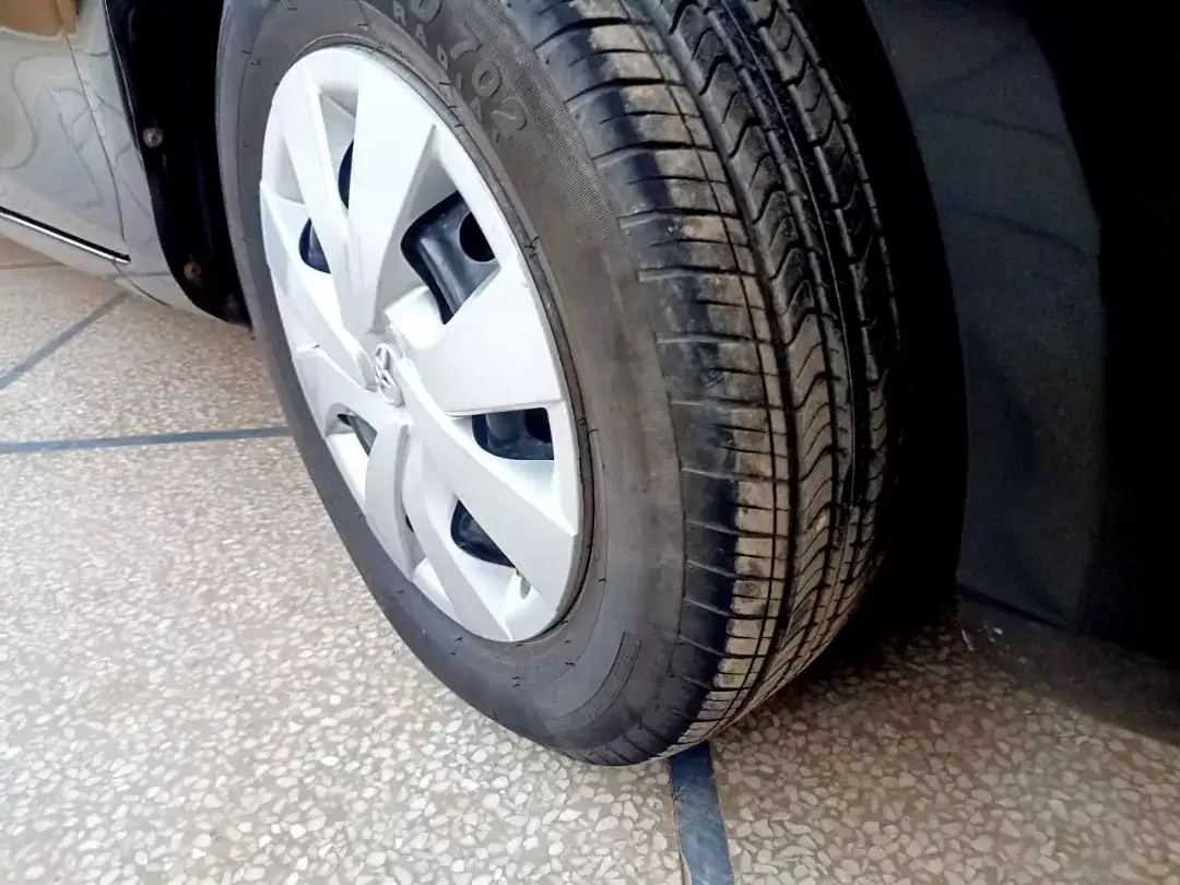 Black Toyota Vitz 2014 available for sale