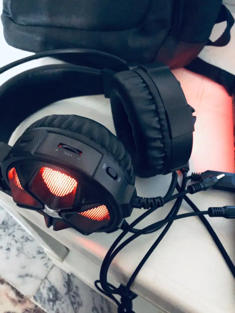 Gaming head set with full packing available for sale