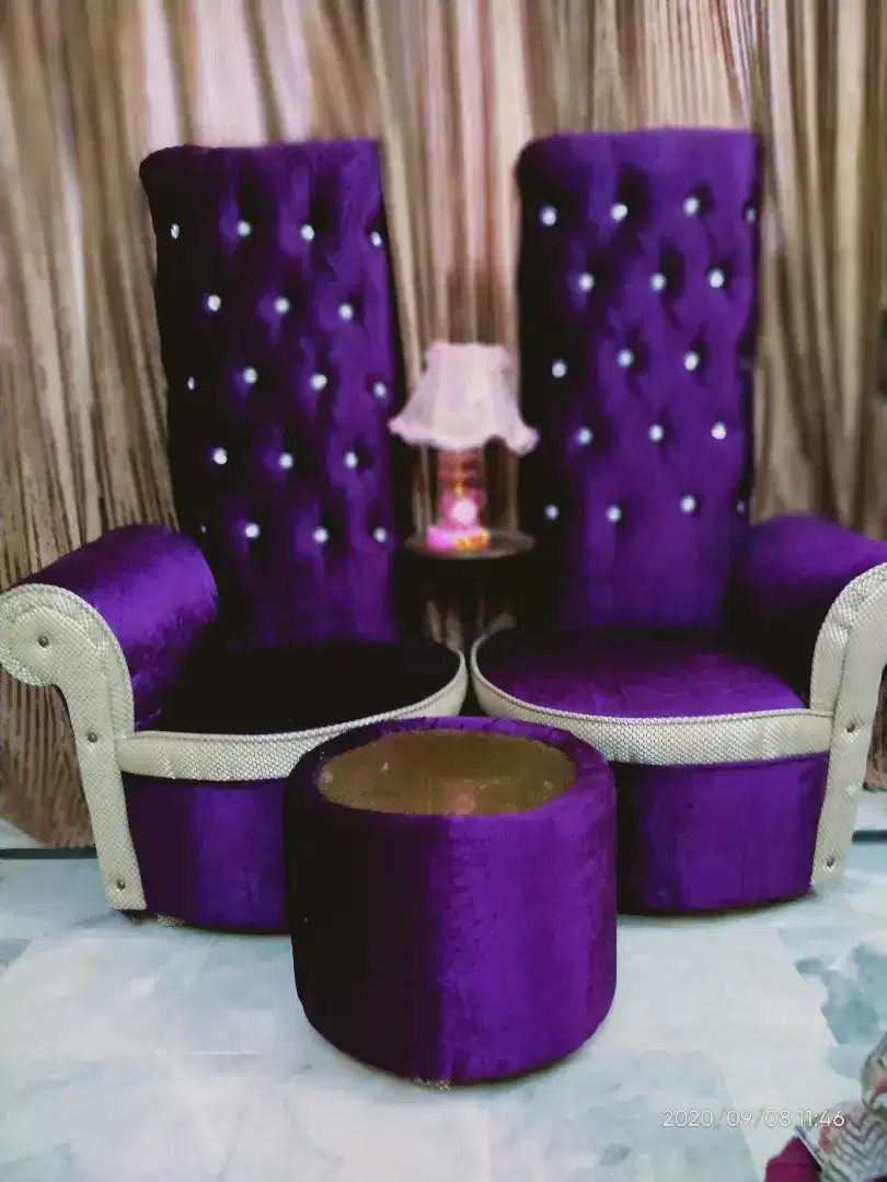 New imported velvet king size bed and high chairs set Available for Sale