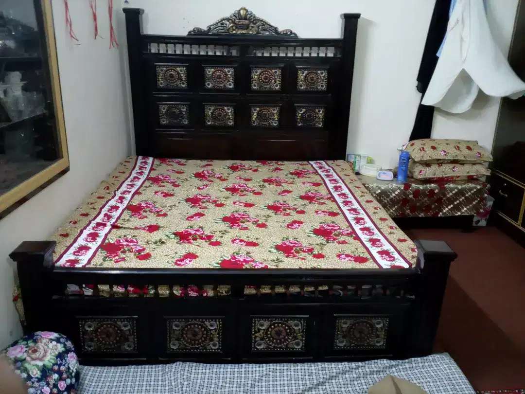 Doubble bed Available for Sale in kohat
