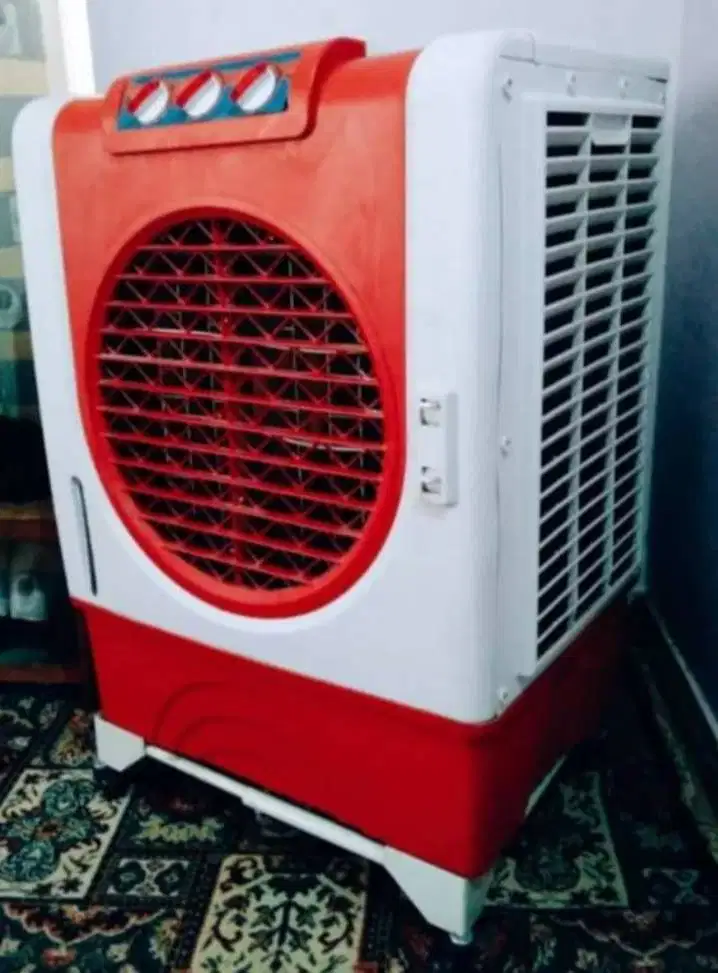 Large Solar Cooler Available for Sale