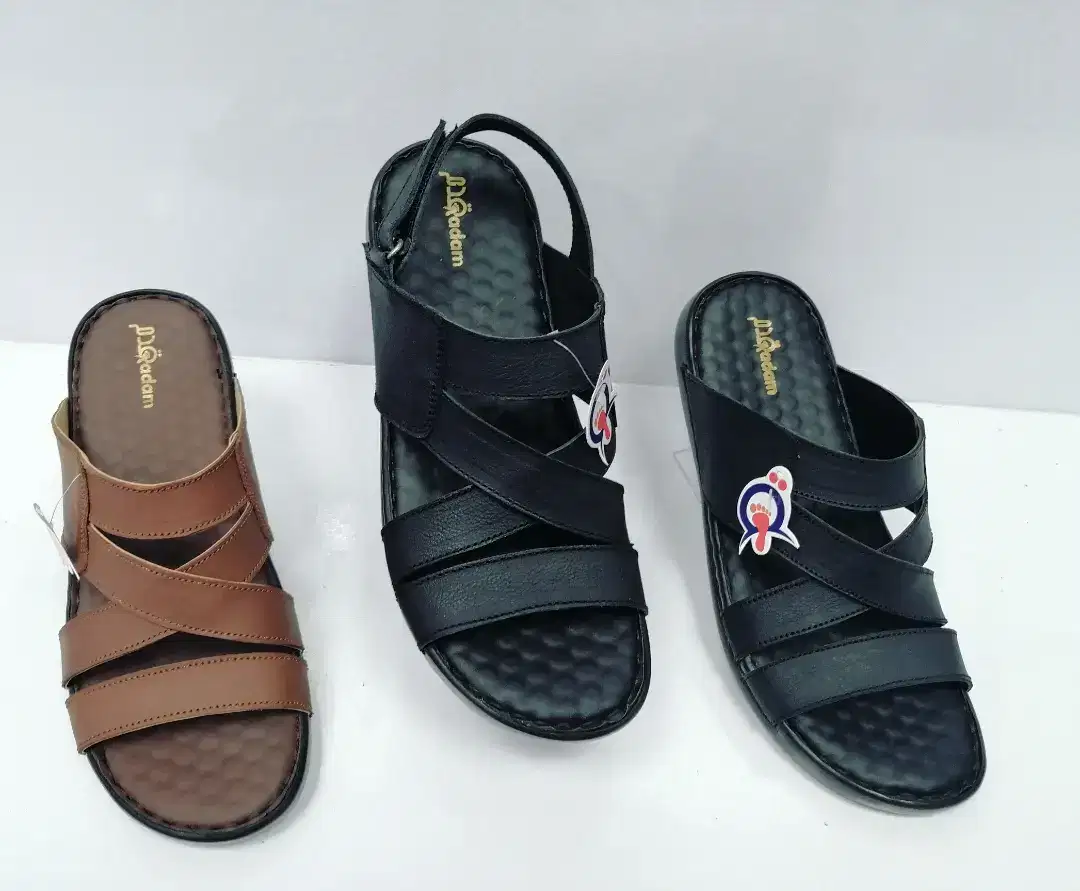 New Hand-Made Original Leather slippers available for Sale in Charsadda