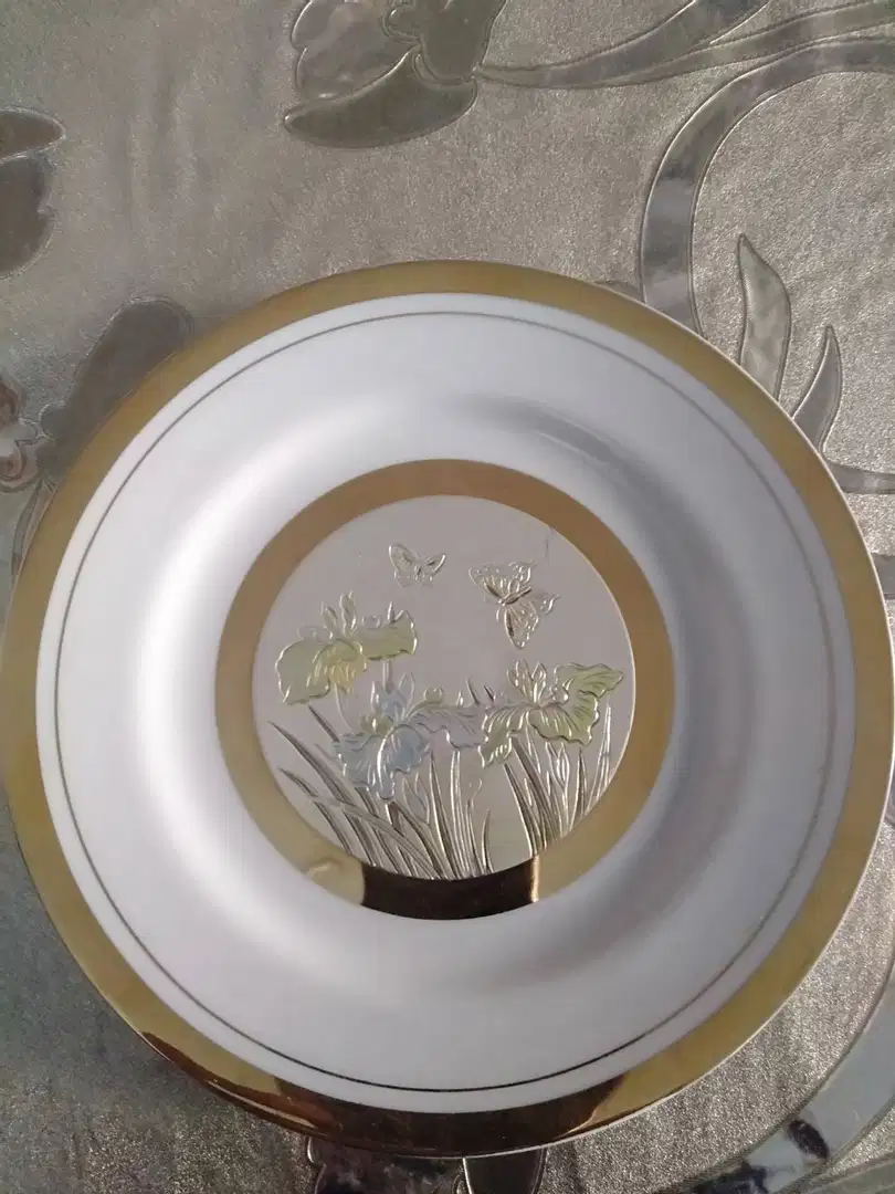 ANTIQU WORLD 24 CARROT GOLDPLATED HANDMADE CERAMIC ART AVAILABLE FOR SALE