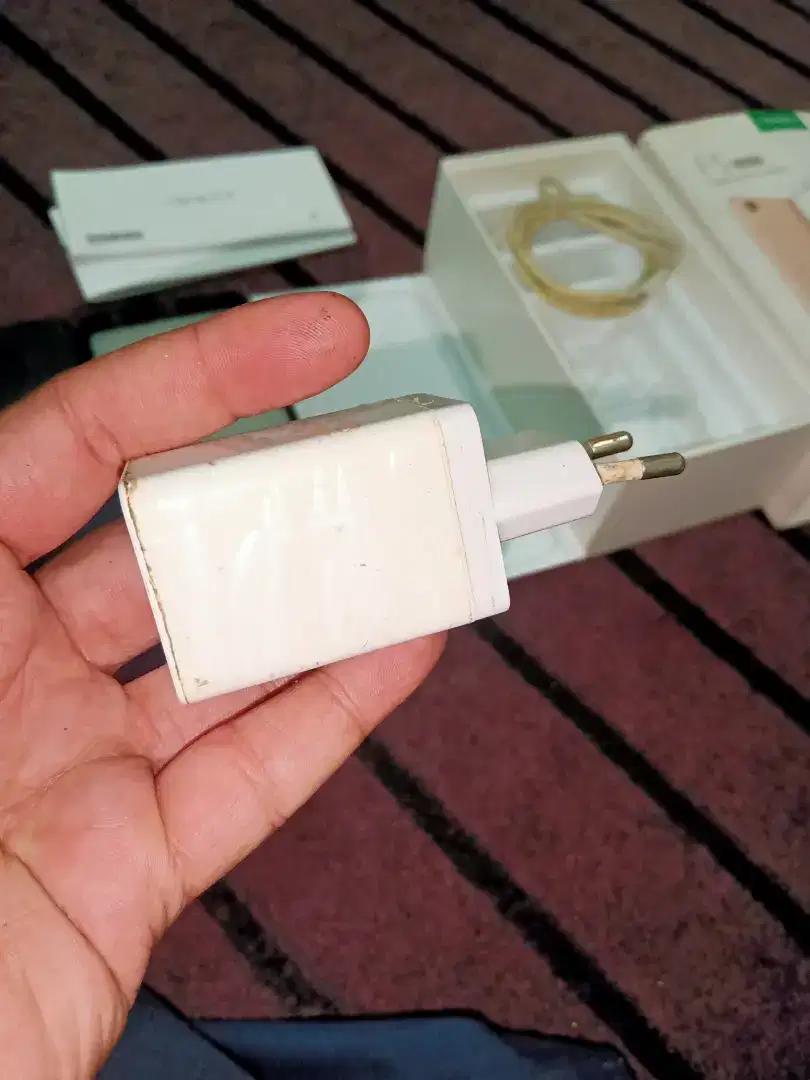 Oppo F5 3/32gb smartphone with Full box Available for Sale in Peshawar