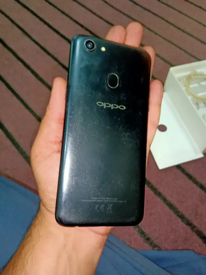 Oppo F5 3/32gb smartphone with Full box Available for Sale in Peshawar