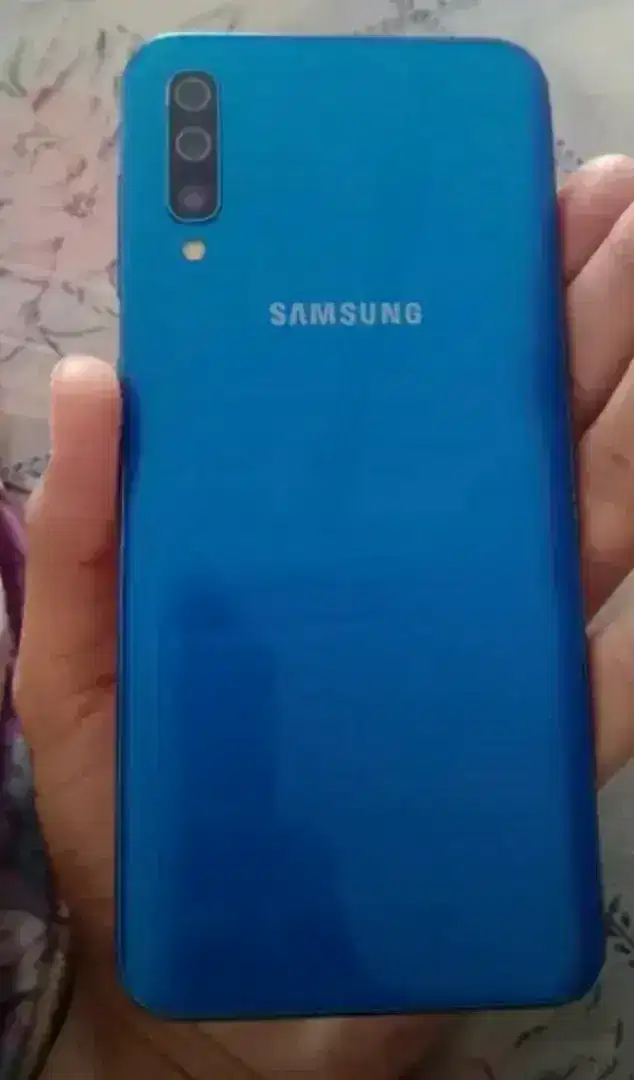 Samsang A50 Smartphone Available for Sale in Karak