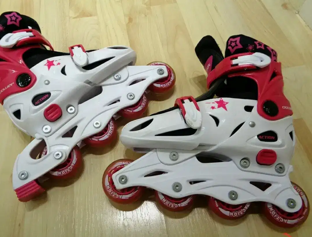 Roller skating shoes Available for sale