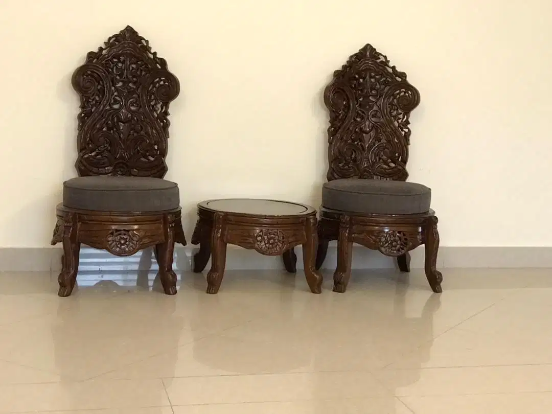 Chinyoti chairs Available for Sale in Mithi