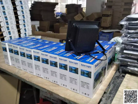 New 200pc in stock of 30w n 70w solar led streetlight ip65 one year-warnty