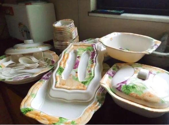 Melamine Plastic quality dinner set,thermos,fry pan,other accessories