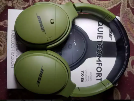 Bose headphones chat on whatsapp Available for Sale in Quetta