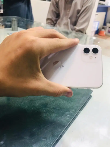 Apple iphone 11 Smartphone in  White Color PTA APPROVED Available for Sale