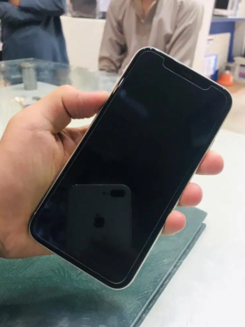 Apple iphone 11 Smartphone in  White Color PTA APPROVED Available for Sale