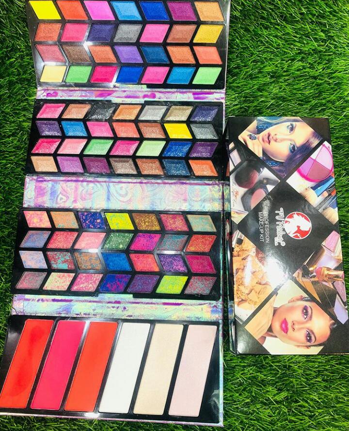 TV Parlour Professional Pallete Eyeshadow + Highlighter + Blusher Pallete