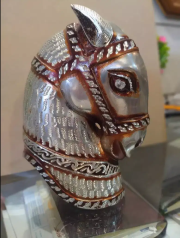 New Handmade antique table horse Available for Sale