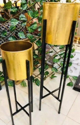 New Metal golden leaf Planter set  Available for Sale