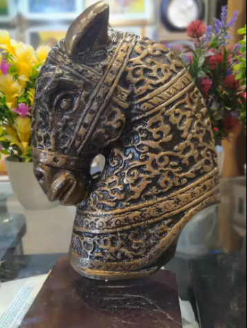 New Handmade antique table horse Available for Sale