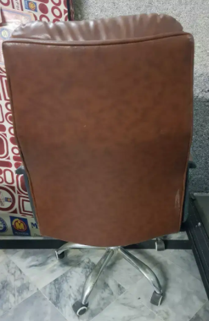 Office chair comfortable and reasonable available for sale