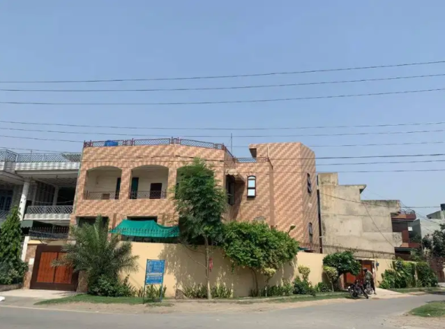 21 Marla 3 Storey Corner House with Basement,Sabzazar Lahore Available for Sale.